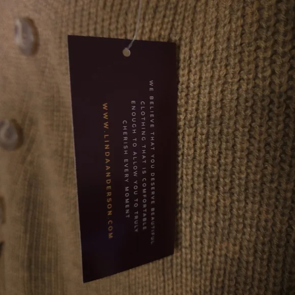 NWT Linda Anderson Knit Poncho Tan One Size Buttons Cottage Core Light Academia - Picture 5 of 7